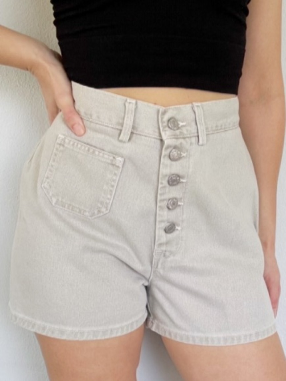 Vintage 90s Guess light gray high rise button fly mom jean shorts size 30